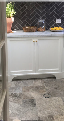 travertine silver french patern honed/filled